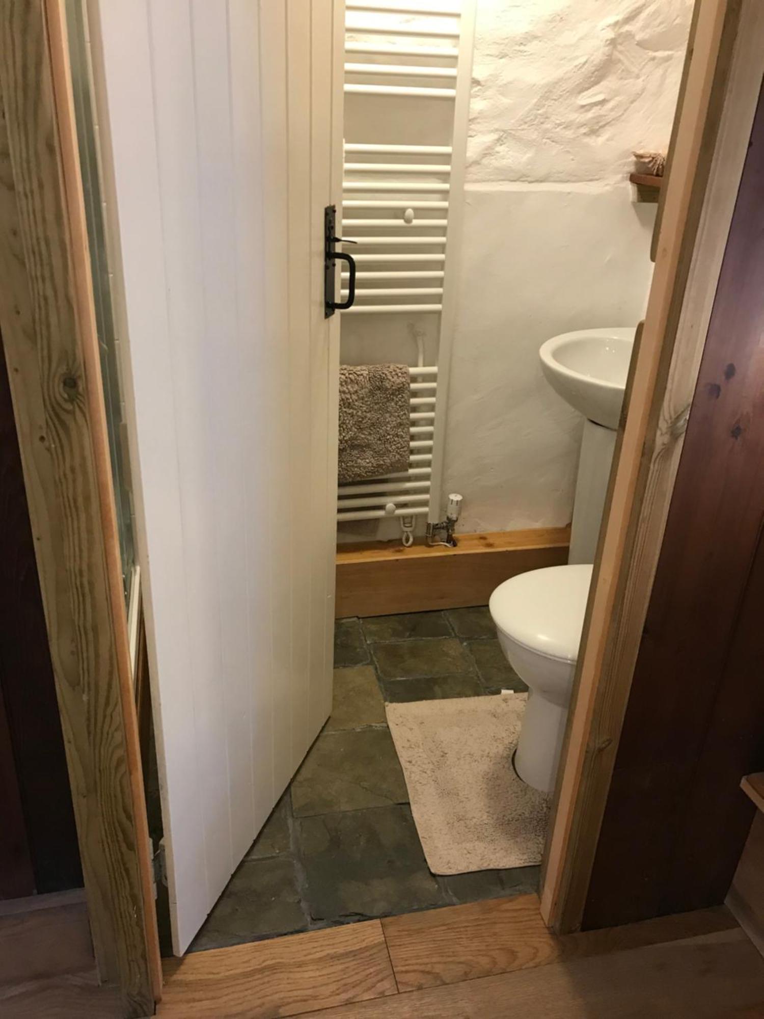 Tiny Cosy Snug Apartman Manorowen Kültér fotó
