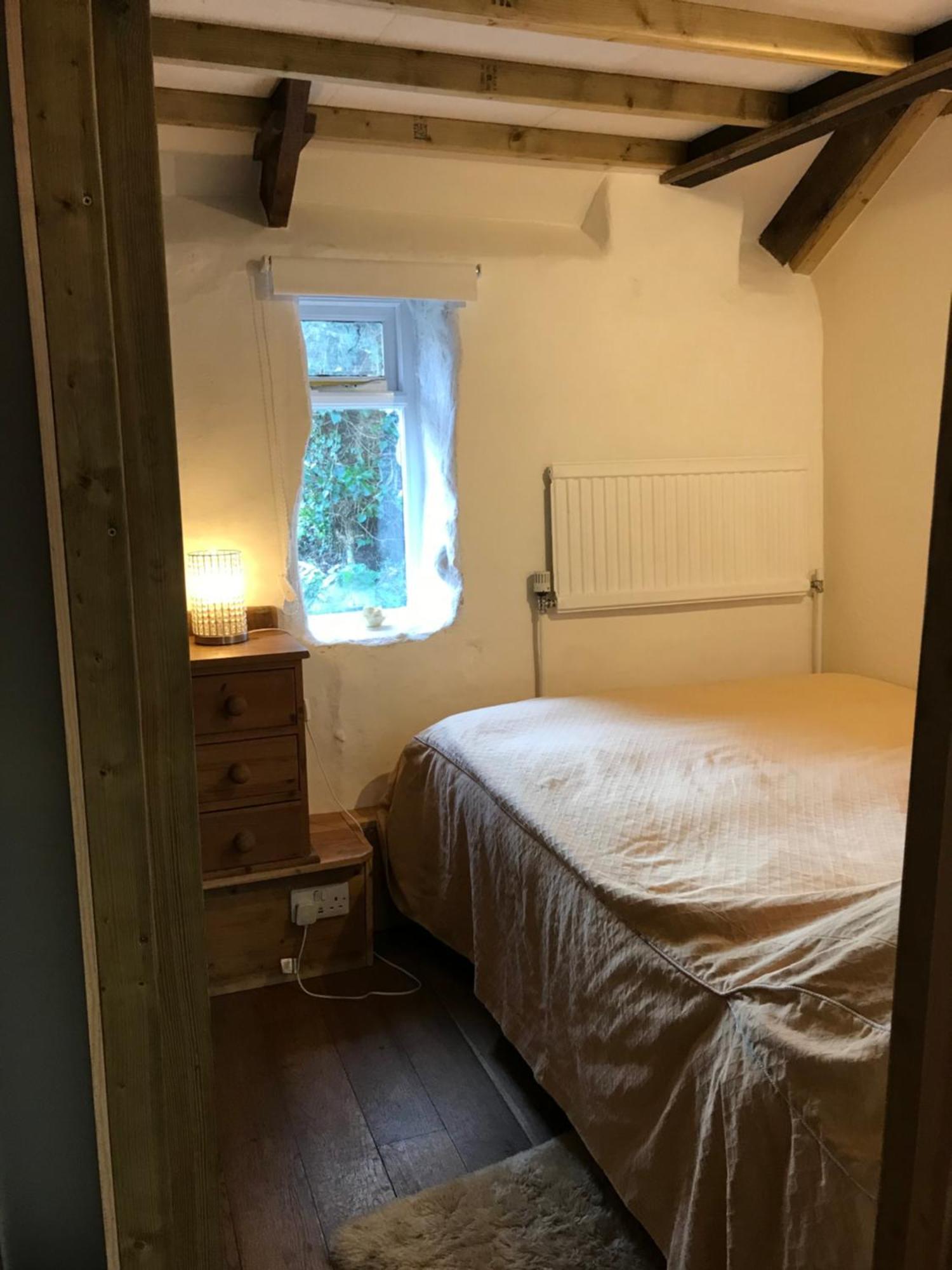 Tiny Cosy Snug Apartman Manorowen Kültér fotó