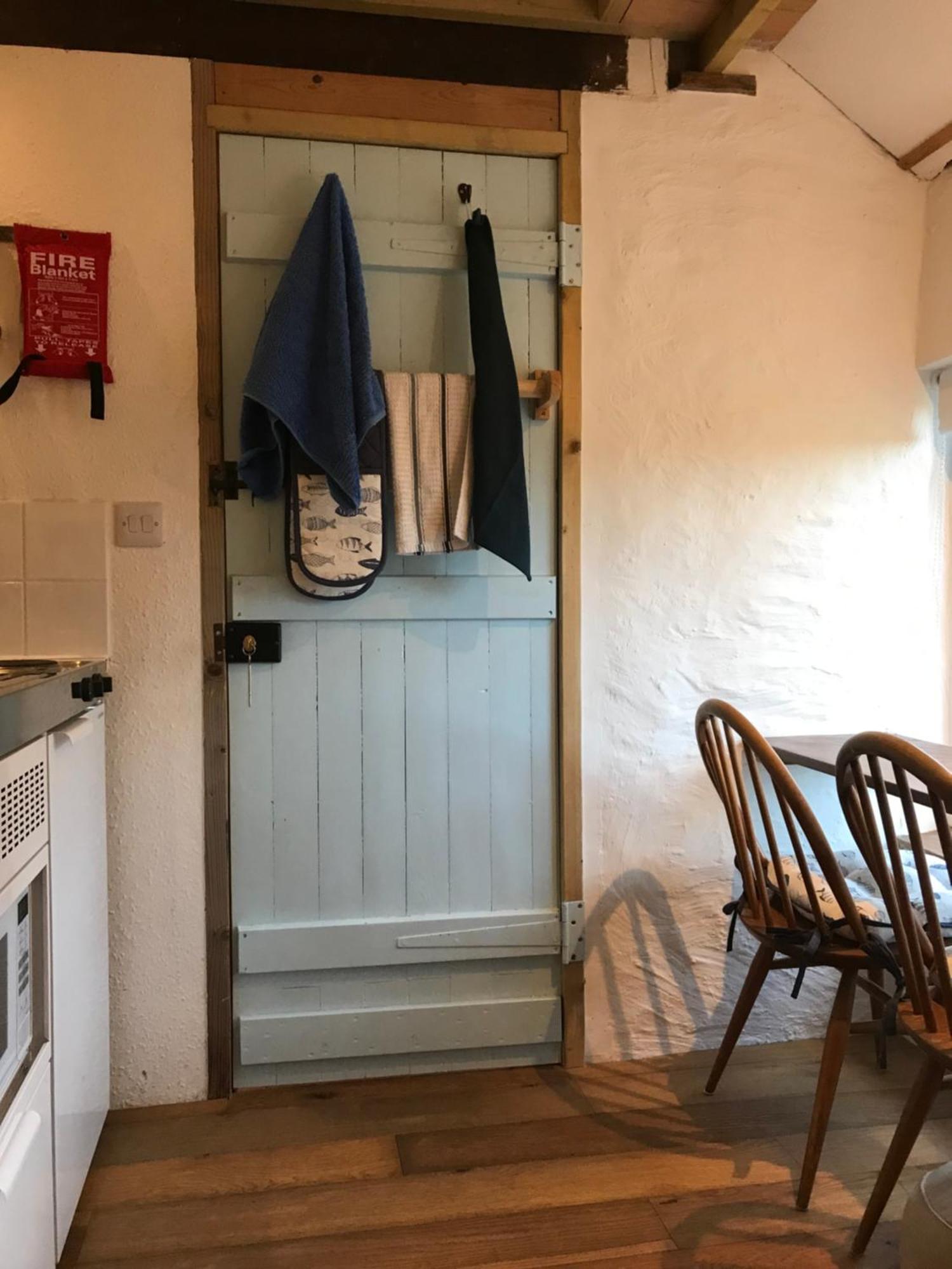 Tiny Cosy Snug Apartman Manorowen Kültér fotó