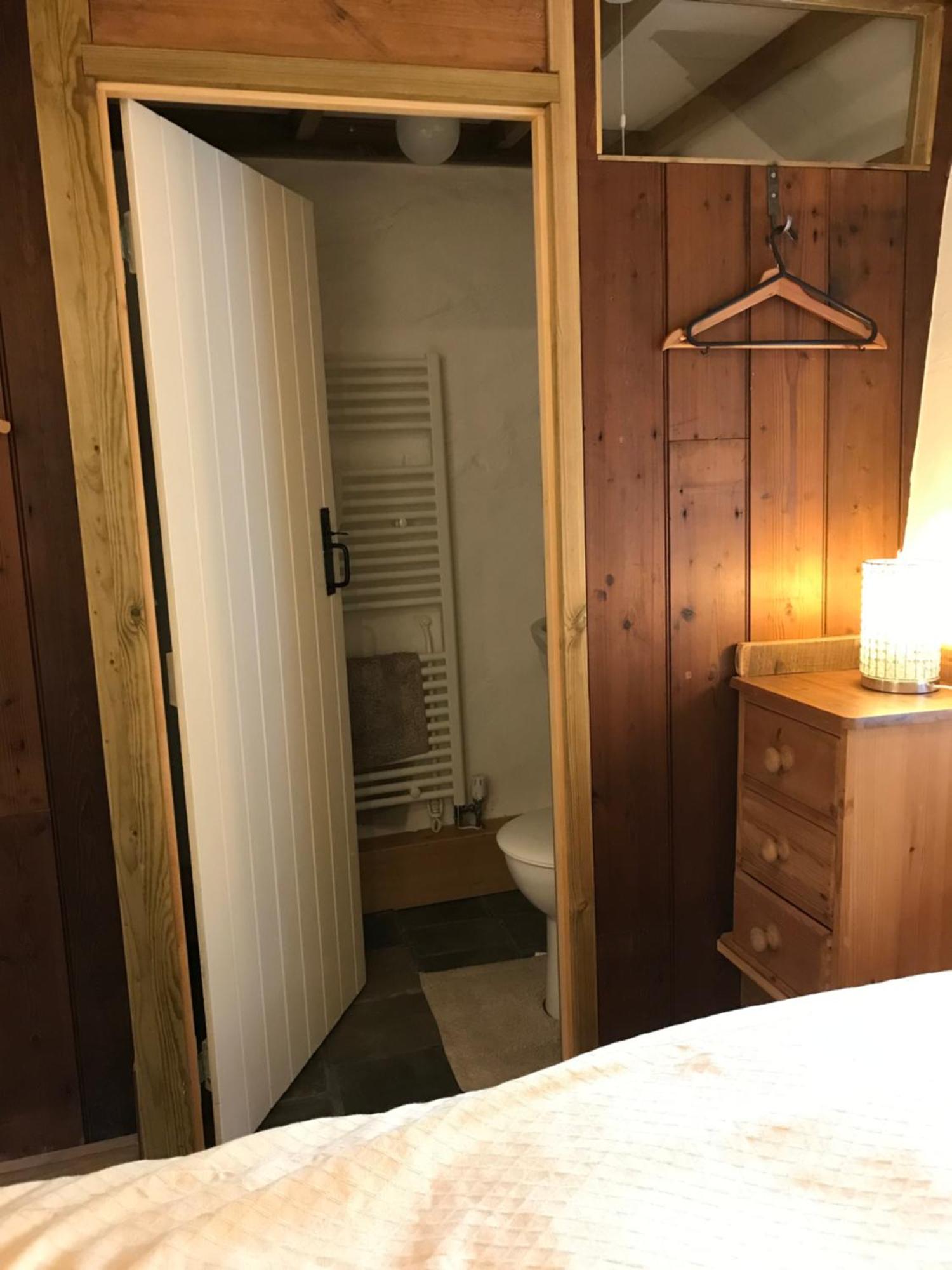 Tiny Cosy Snug Apartman Manorowen Kültér fotó
