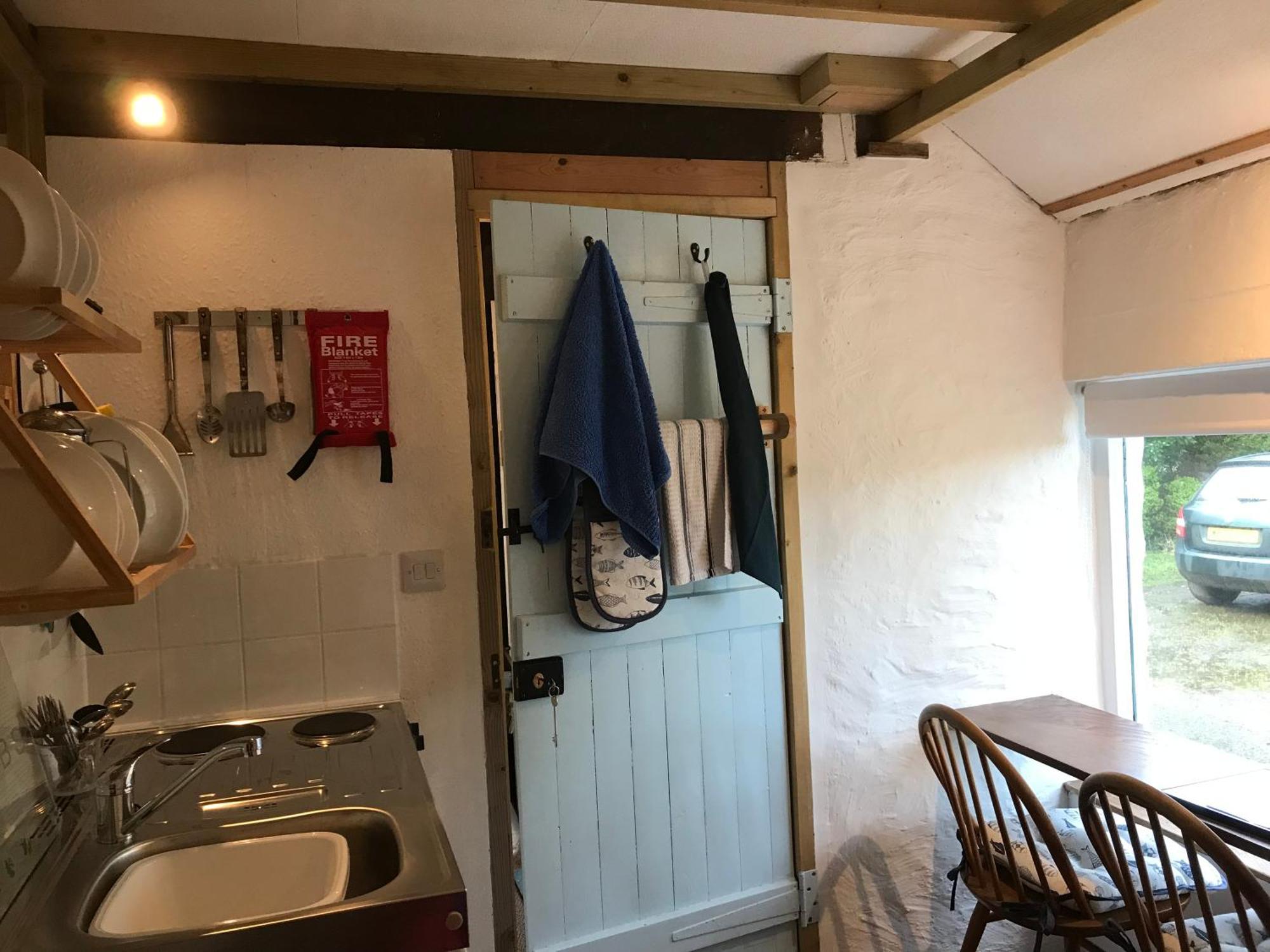 Tiny Cosy Snug Apartman Manorowen Kültér fotó